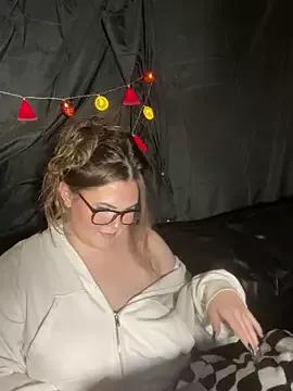 babyizzie on StripChat 