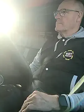 bogland33 on StripChat