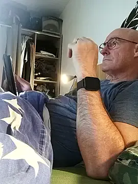 bogland33 on StripChat