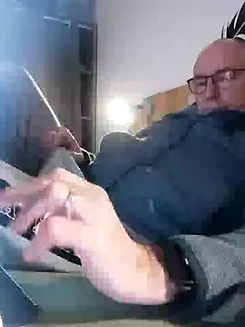 bogland33 on StripChat