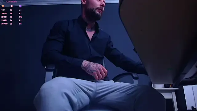 Private BrianHunts on StripChat