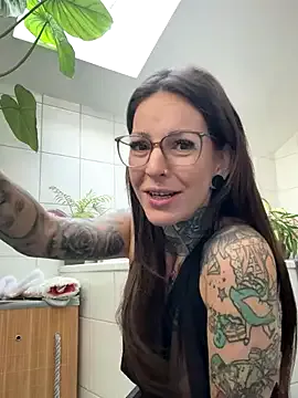 BrownieyQueen on StripChat