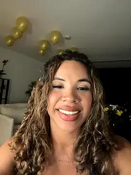 Freechat Brunettexio on StripChat