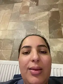 BustyAllyy on StripChat