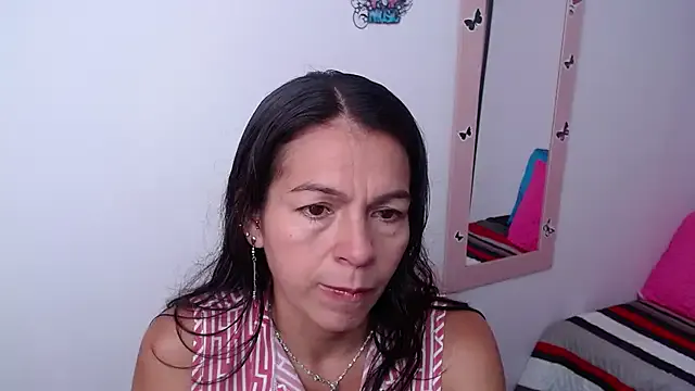 Freechat camilavargas_ on StripChat