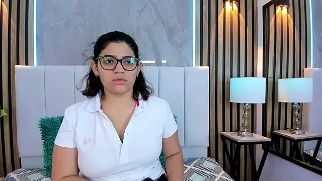 Carlotta_de_velour on StripChat