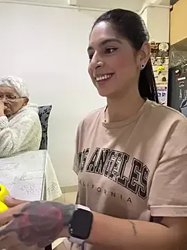 charlotte_stevenss_ on StripChat