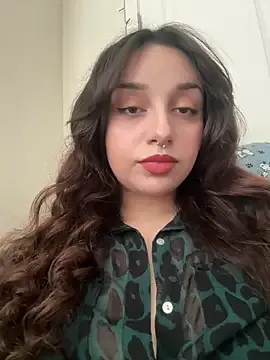 CharmingMaddie on StripChat