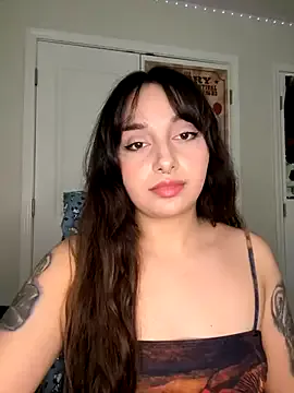 CharmingMaddie on StripChat