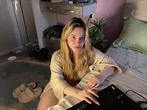 Chloe_Ravens — Freechat on StripChat