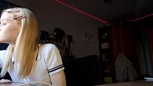 StripChat ChongTreece is Freechat ChongTreece — Take off panties