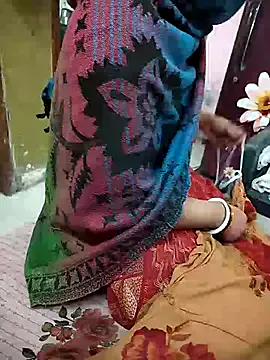 COUPLLE_VILLAGE on StripChat