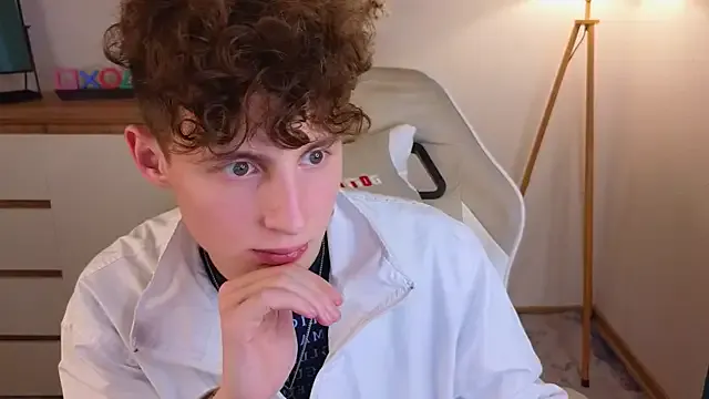 Freechat crisp1n on StripChat