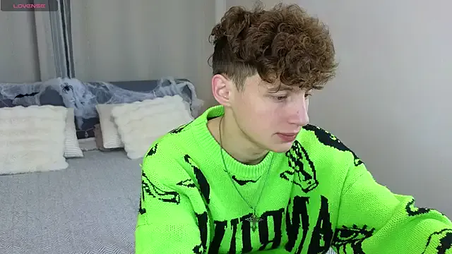 Freechat crisp1n on StripChat