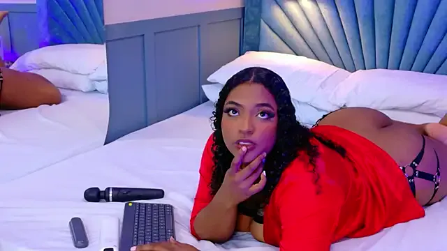 Cristal-Jonnes on StripChat