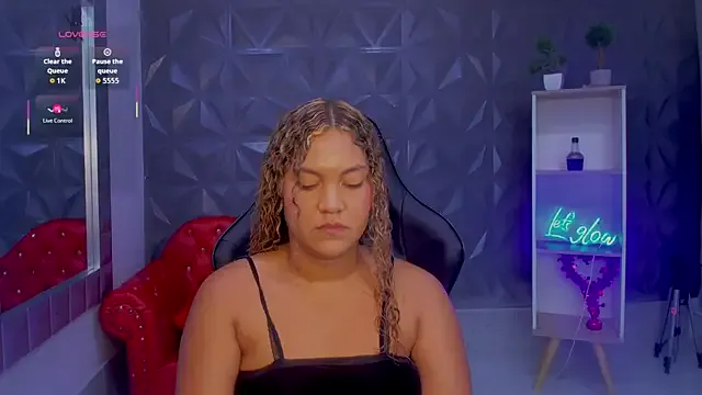 Cristal_War on StripChat