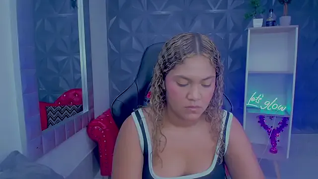 Cristal_War on StripChat