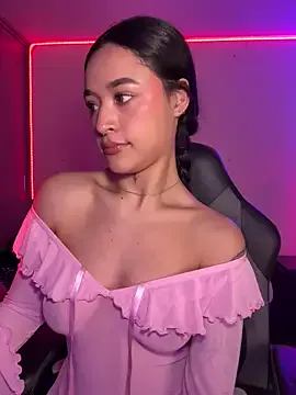 crystal_dlun on StripChat