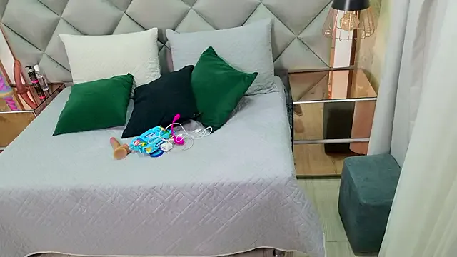 crystal_gilton on StripChat