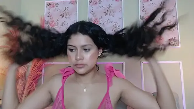 CurlyDani on StripChat