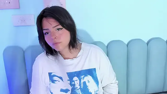 curvy_rousi on StripChat