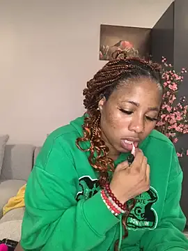 Freechat CurvyDesire1 on StripChat