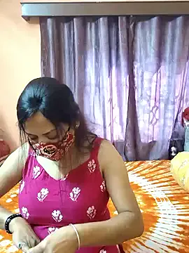 Cute-richa1 on StripChat