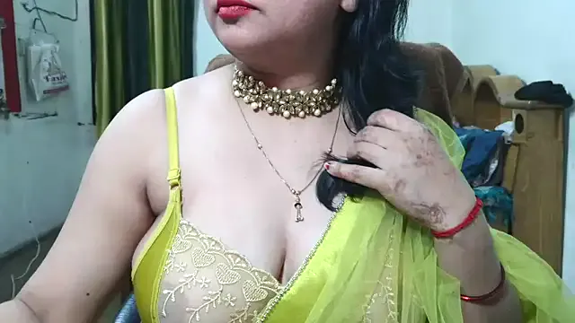 Cute_Mahi22 on StripChat