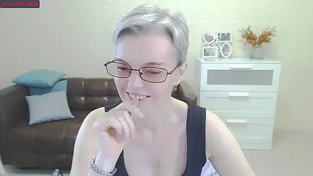 Freechat Cutie_Erikaa1 on StripChat