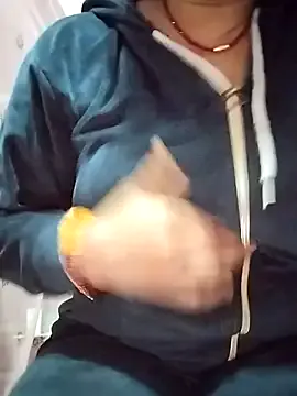 Darling8008 on StripChat