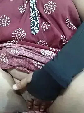 desi_boudi87 on StripChat