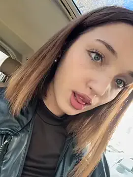 DollyTall on StripChat