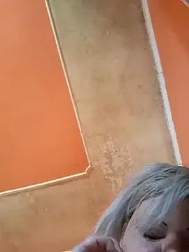 Freechat ducicsajsziii on StripChat