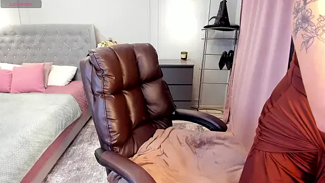 Freechat ElinaMotion on StripChat