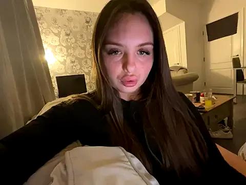 EllaStarrxxx on StripChat 