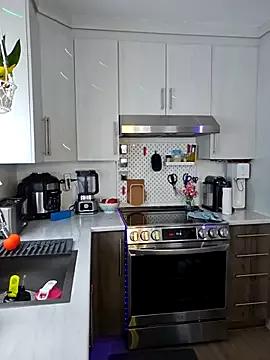 Freechat Ellie-L-Elizabeth on StripChat