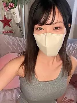 emiiiii1001 on StripChat 