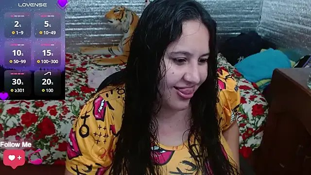 Freechat EMILY-NESSA on StripChat