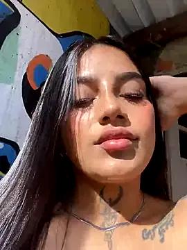 Freechat Emily_sharlot on StripChat