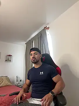 Ezzio_Scolaro on StripChat