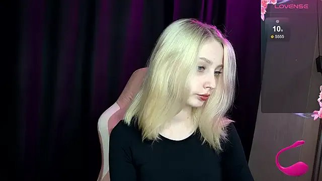 Freechat Fluffy_Cloude on StripChat