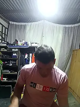 Franklin111230 — Mostar el pene  dedo en el culo