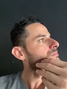 Freechat gatoquiles on StripChat