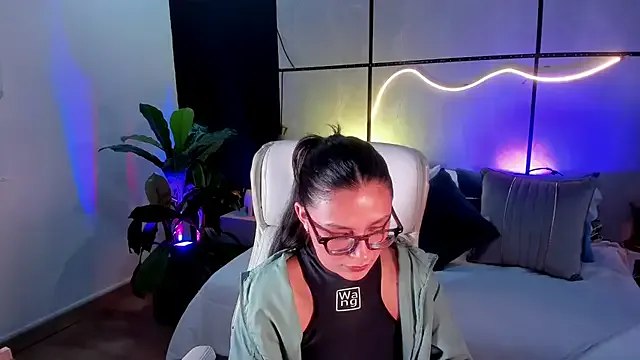 Gia_Mazzon on StripChat