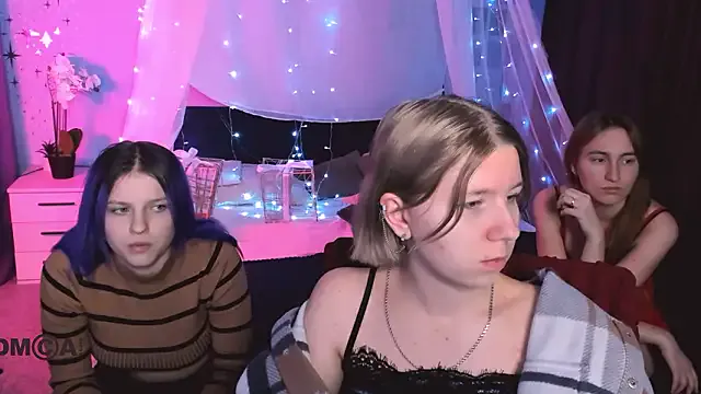 gloria_bubble — show ass