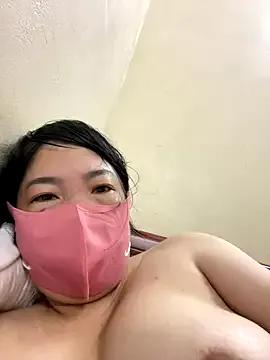 Hachi_Sweetbabie_ on StripChat 