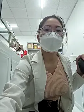 HinaLovely on StripChat