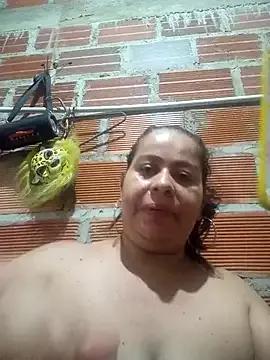 Hotmommy14 — Squirt +mamar dildo