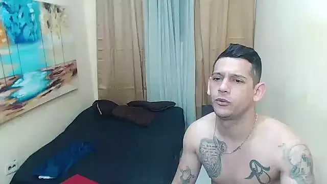 hugecocks_hot on StripChat