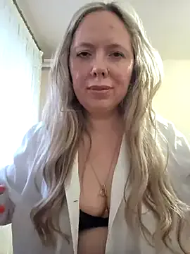 Irina3718 on StripChat 